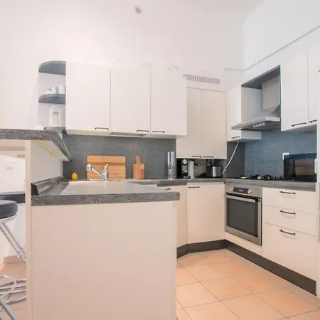 Elegant And Spacious 2 Bedroom In Menton Center Appartement *