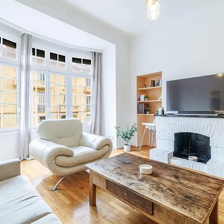 Lejlighed Elegant And Spacious 2 Bedroom In Center *