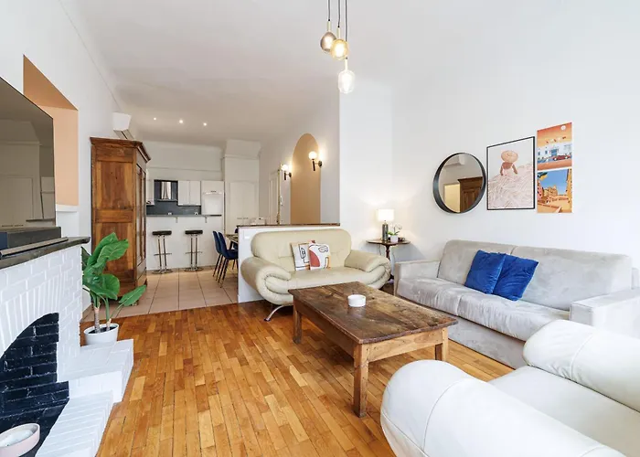 Lejlighed Elegant And Spacious 2 Bedroom In Center *