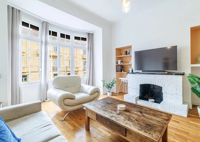 Lejlighed Elegant And Spacious 2 Bedroom In Center *