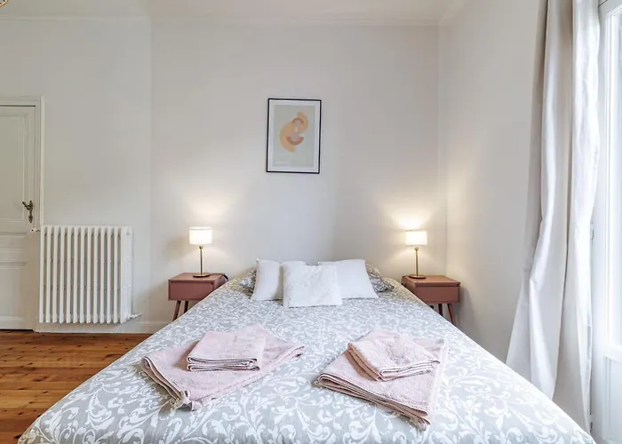 Elegant And Spacious 2 Bedroom In Center * Menton