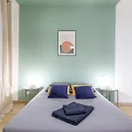 Elegant And Spacious 2 Bedroom In Center *