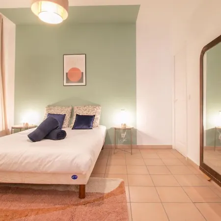 Elegant And Spacious 2 Bedroom In Menton Center *