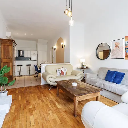 דירה Elegant And Spacious 2 Bedroom In Center *