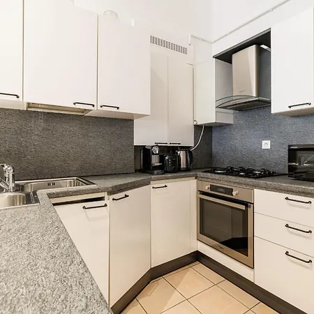 דירה Elegant And Spacious 2 Bedroom In Center
