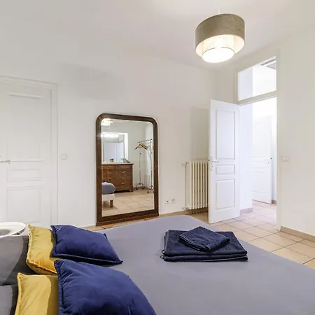 アパート Elegant And Spacious 2 Bedroom In Center マントン