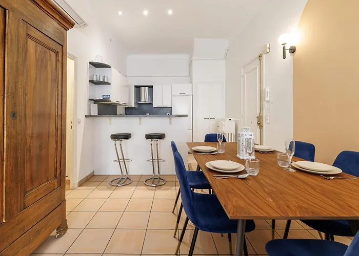 Lägenhet Elegant And Spacious 2 Bedroom In Center *